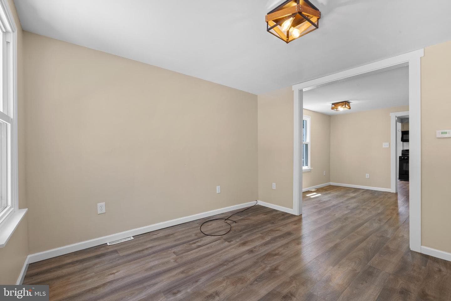 218 Cinder Street photo 3