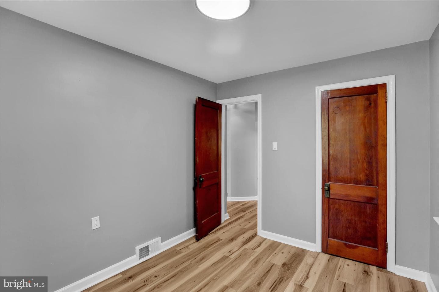 2122 Hampden Blvd photo 23