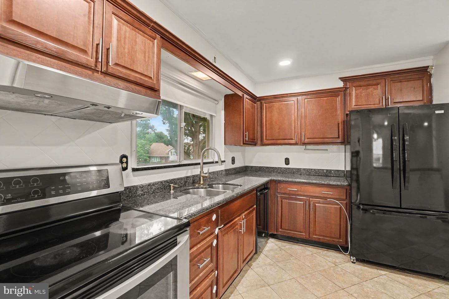 2400 Lindale Drive photo 9