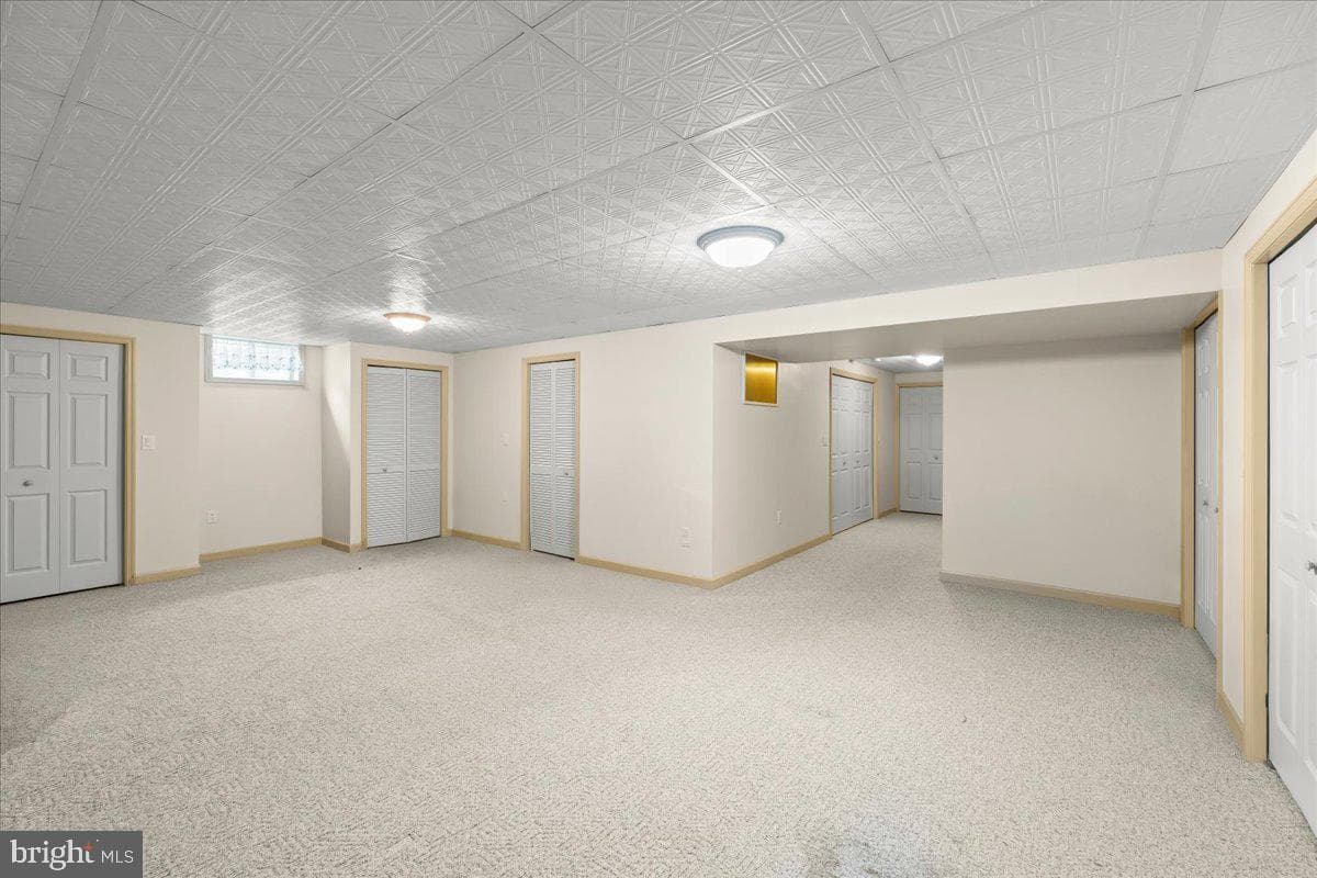 1032 Ithica photo 22