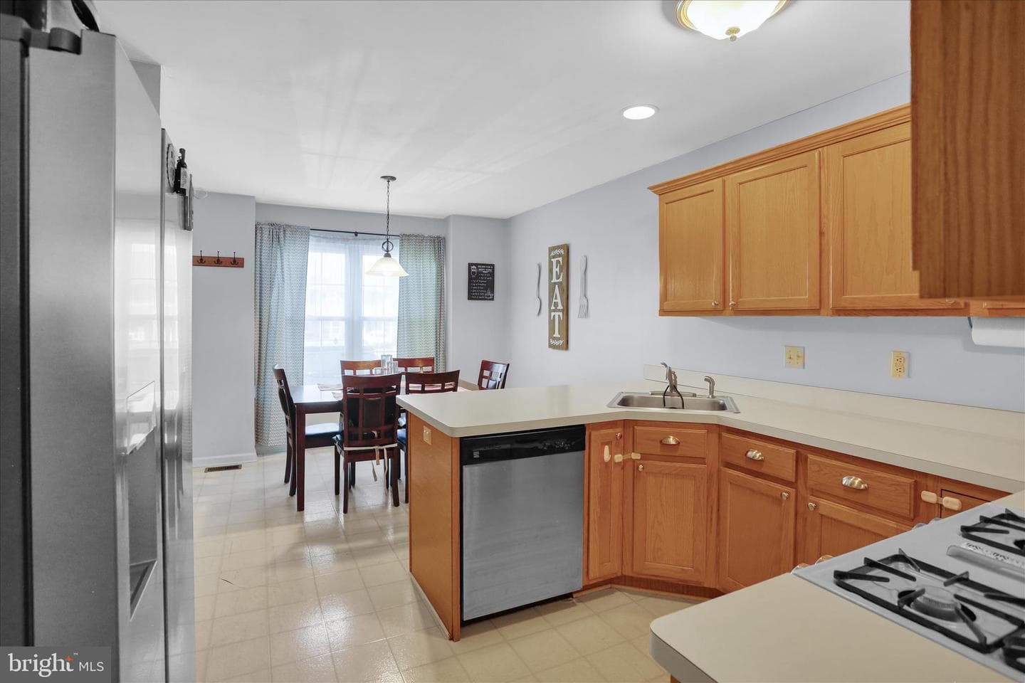 664 Walnut Tree Drive photo 10