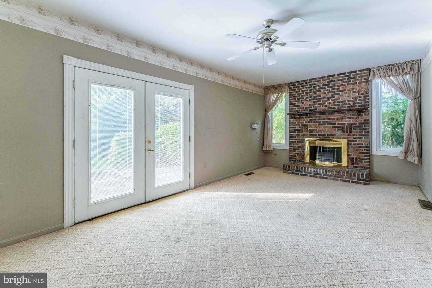 1524 Colony Drive photo 6