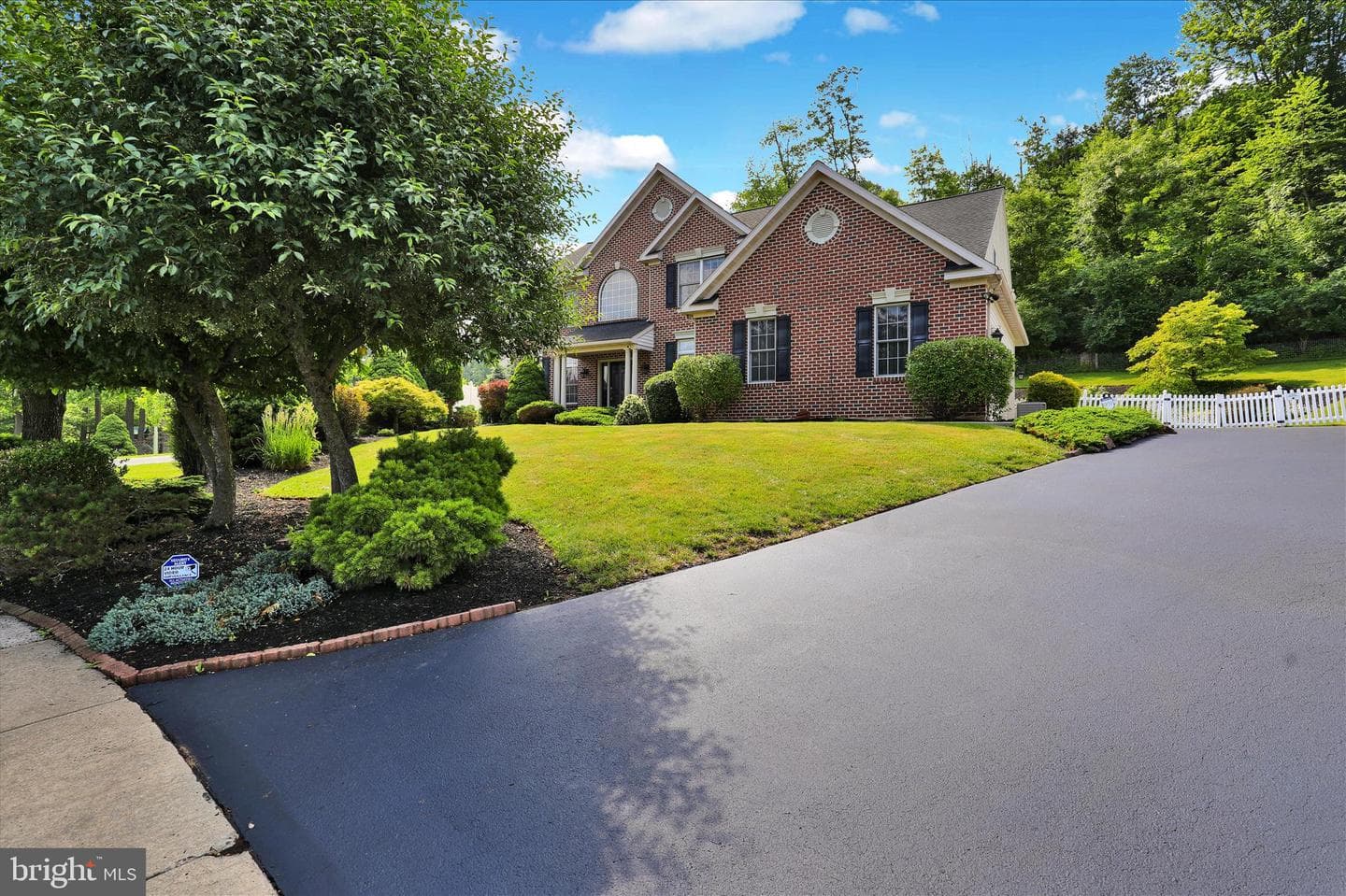 480 Pathfinder Drive photo 3
