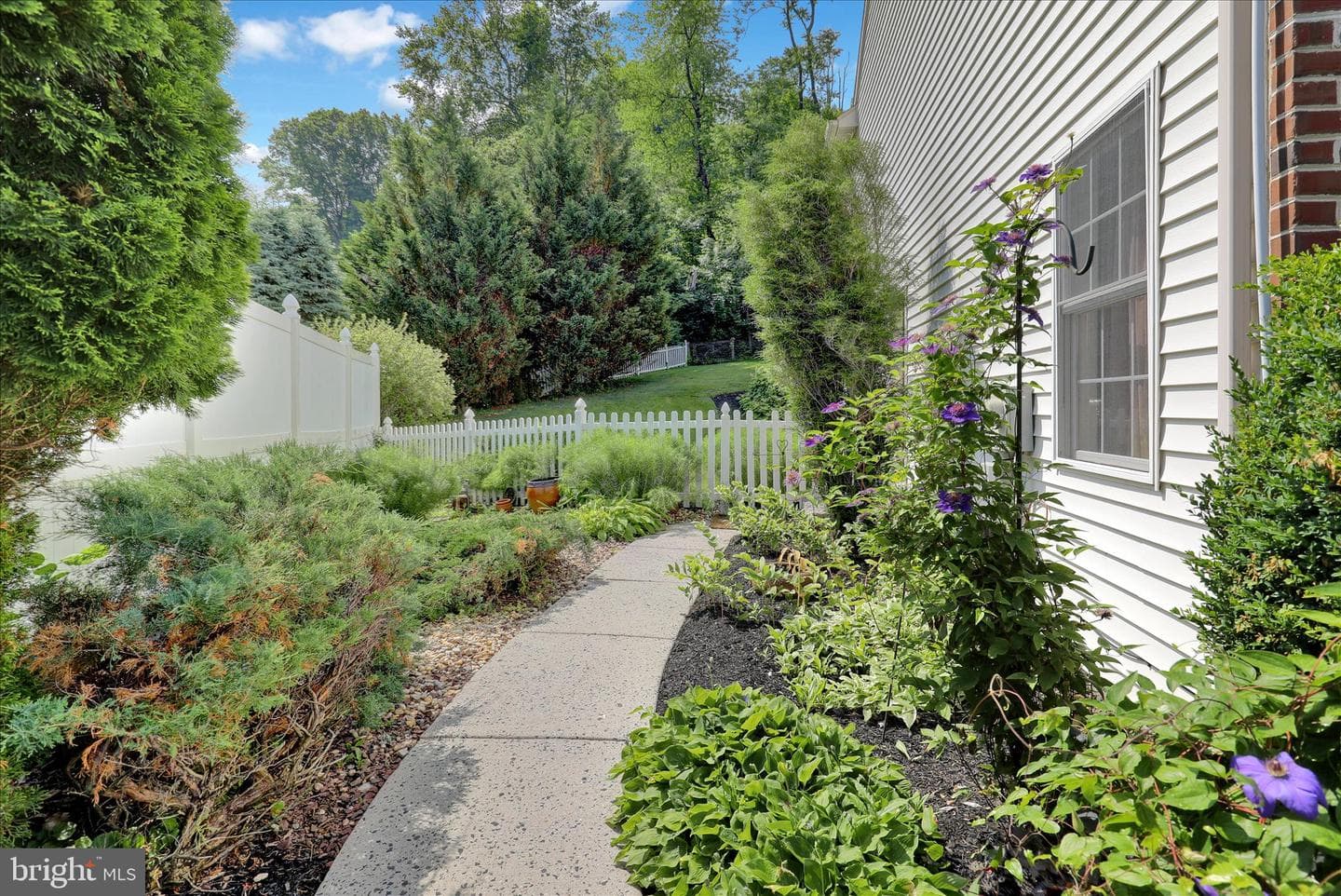 480 Pathfinder Drive photo 36