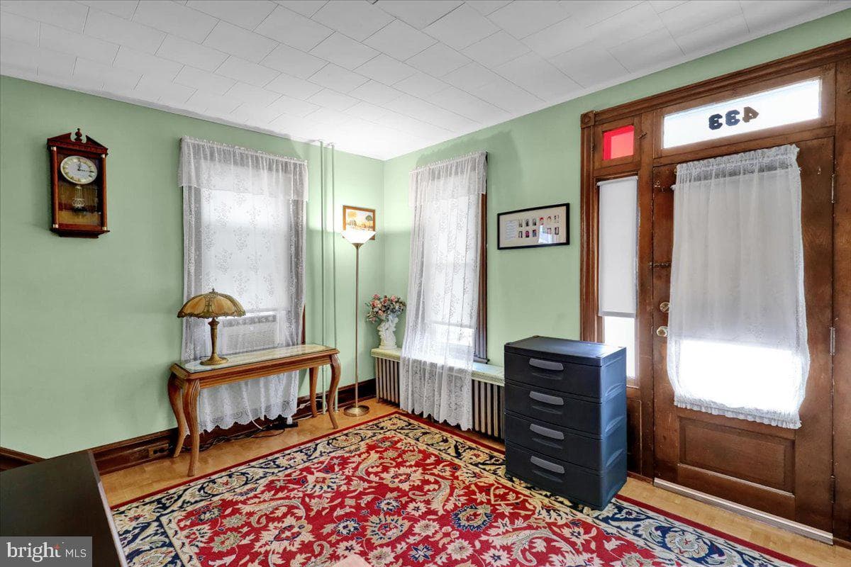 433 Eisenbrown Street photo 4