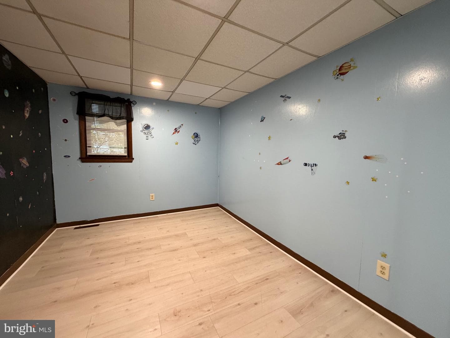 648 N Reading Avenue N photo 16