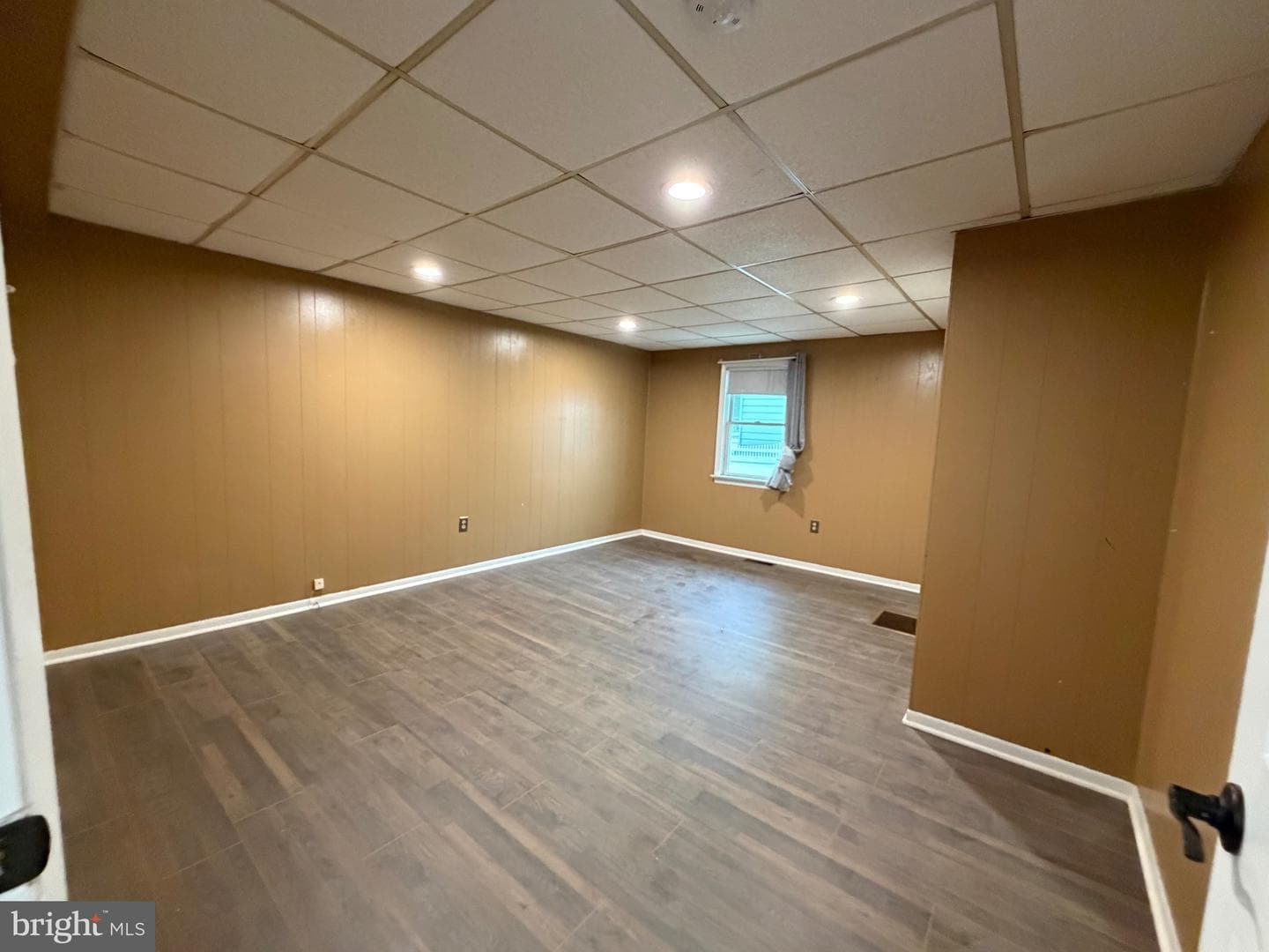 648 N Reading Avenue N photo 21