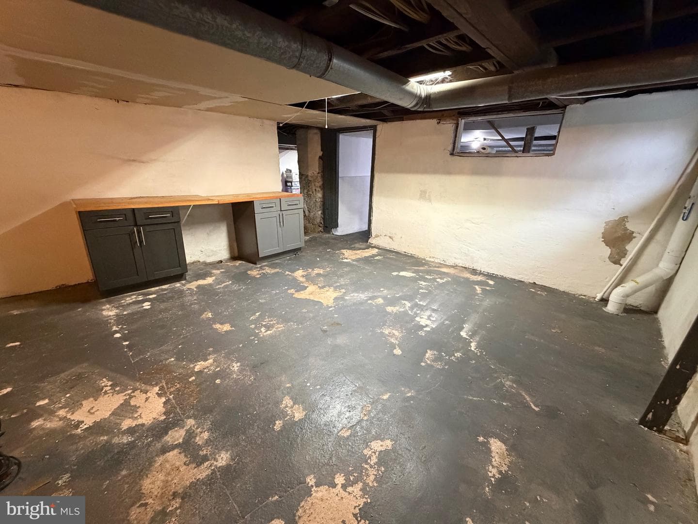 648 N Reading Avenue N photo 26