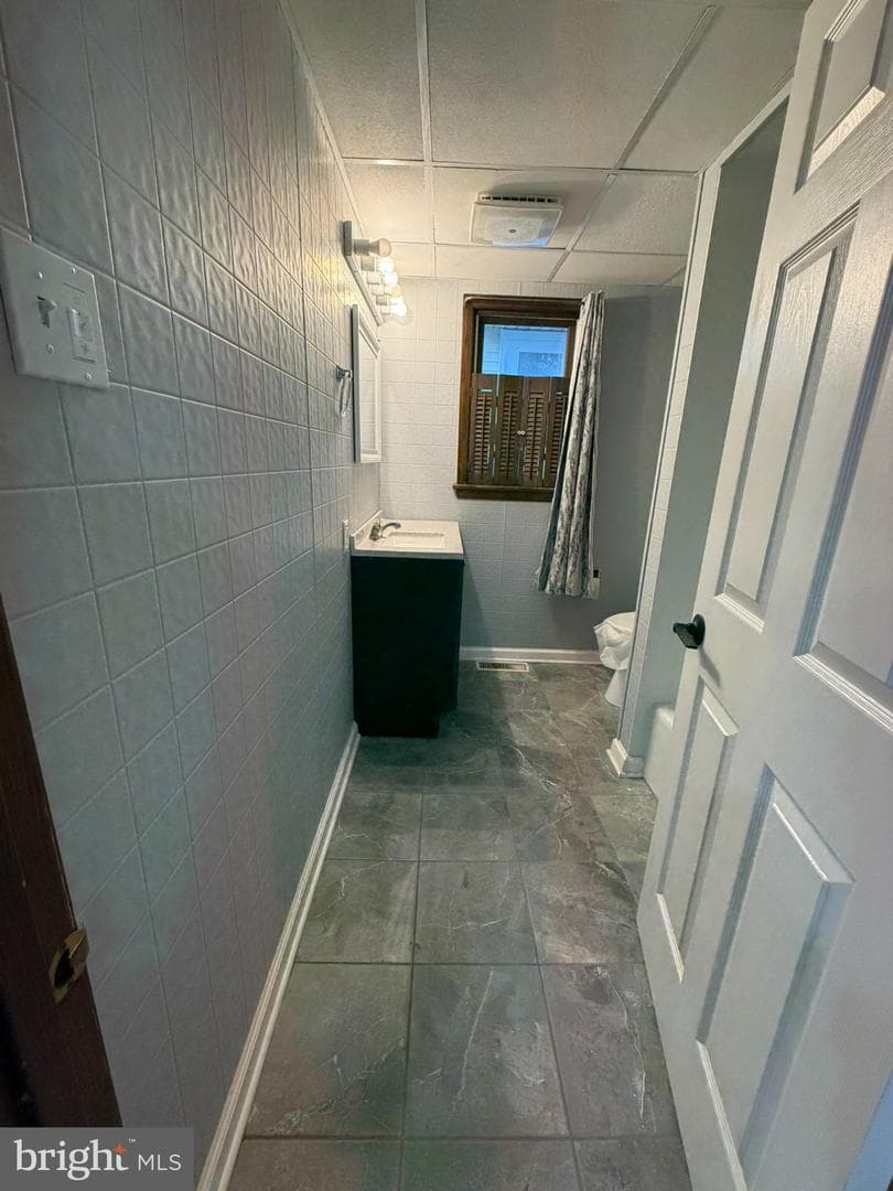 648 N Reading Avenue N photo 9
