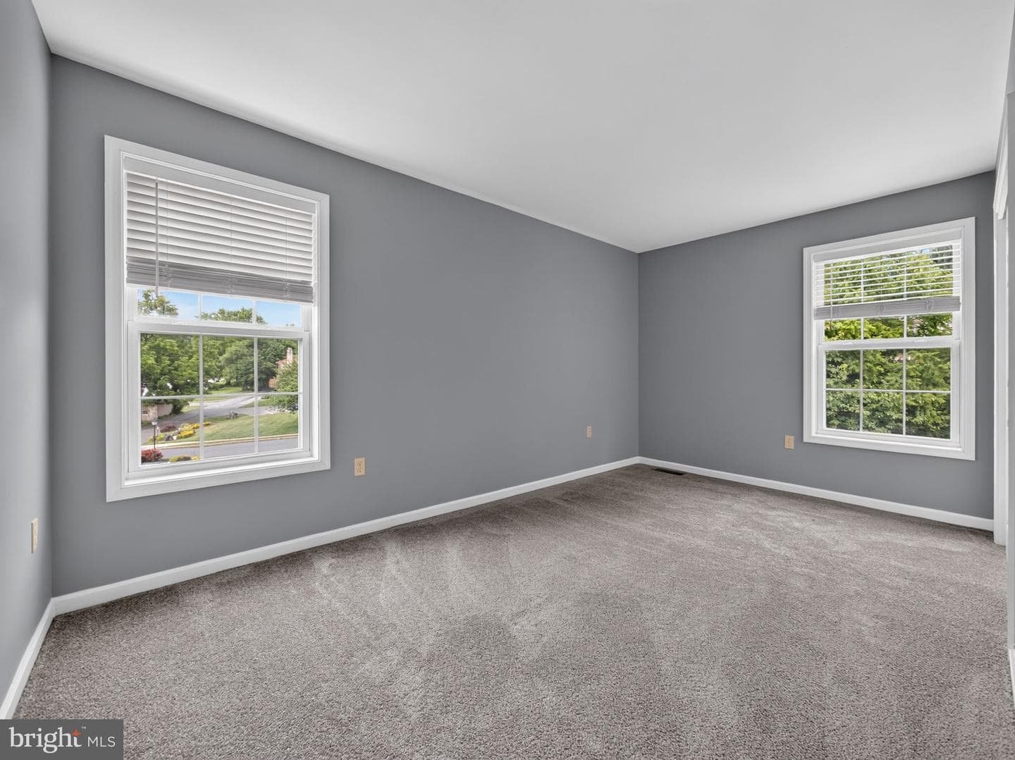 649 S Reading Avenue photo 20