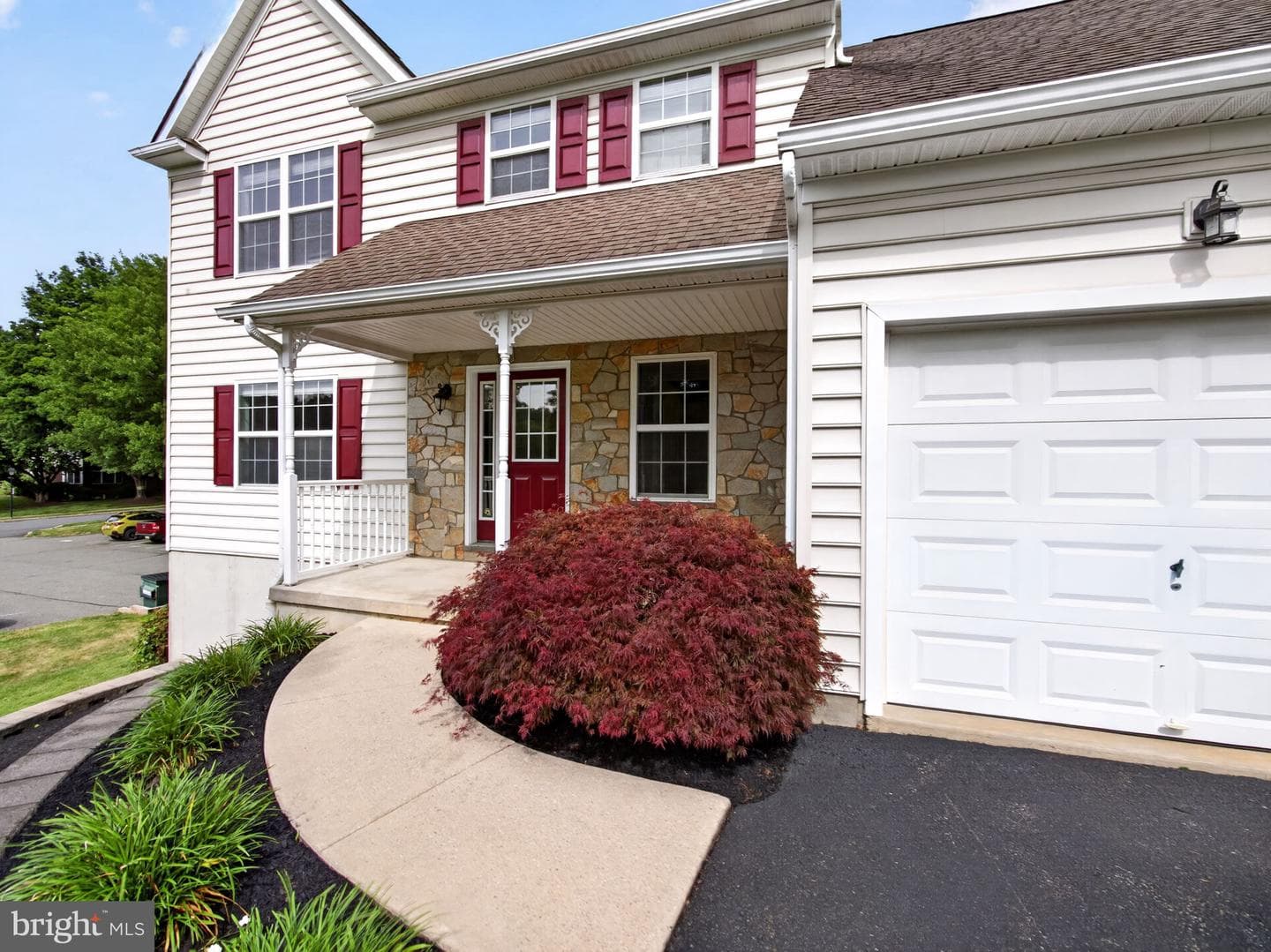649 S Reading Avenue photo 30