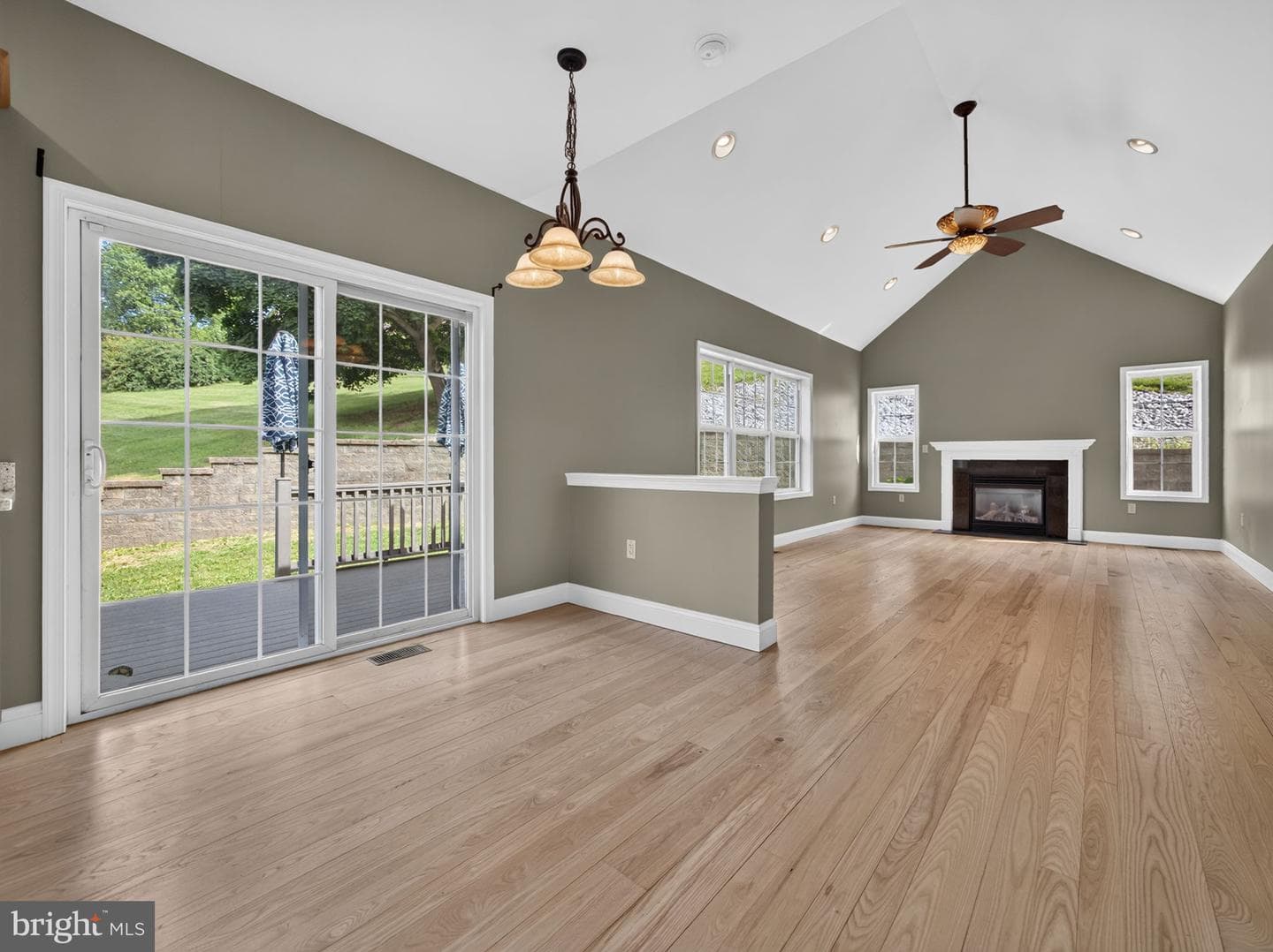 649 S Reading Avenue photo 45