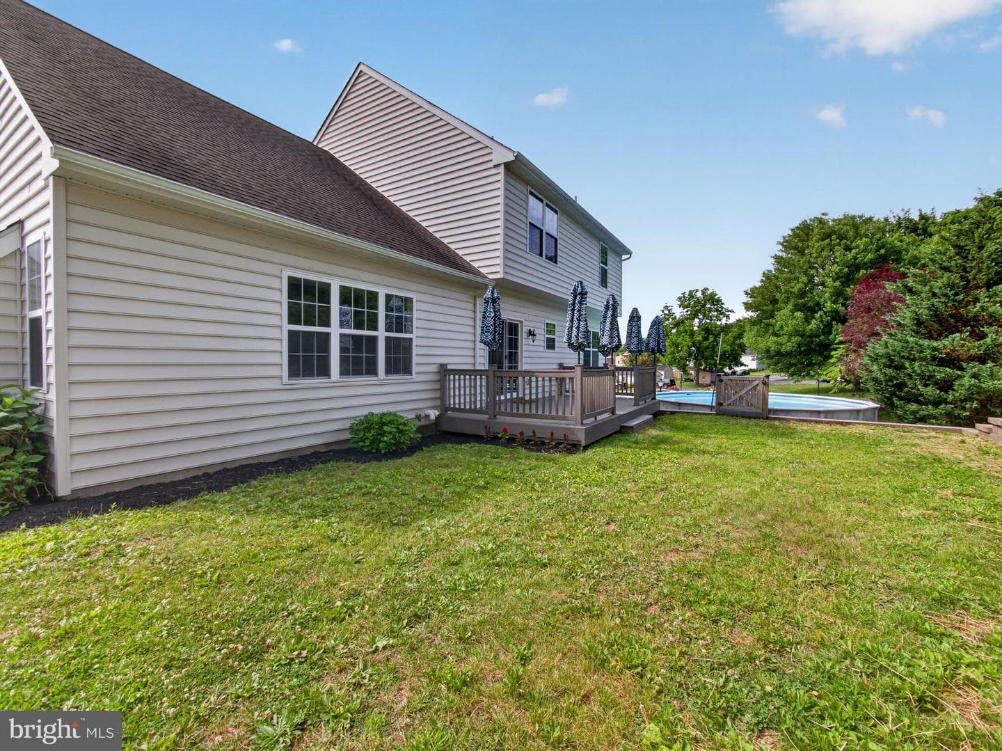 649 S Reading Avenue photo 62