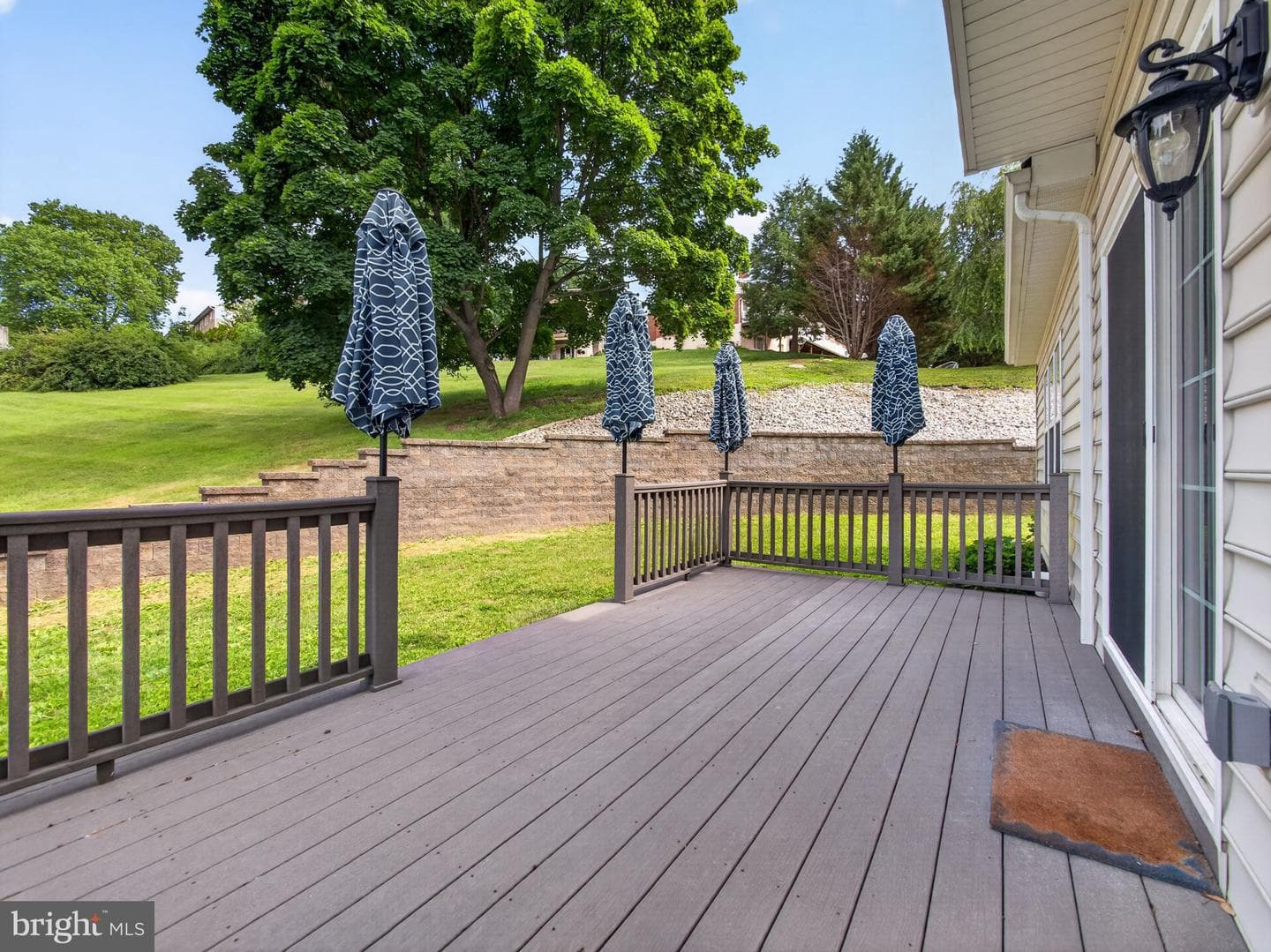 649 S Reading Avenue photo 64