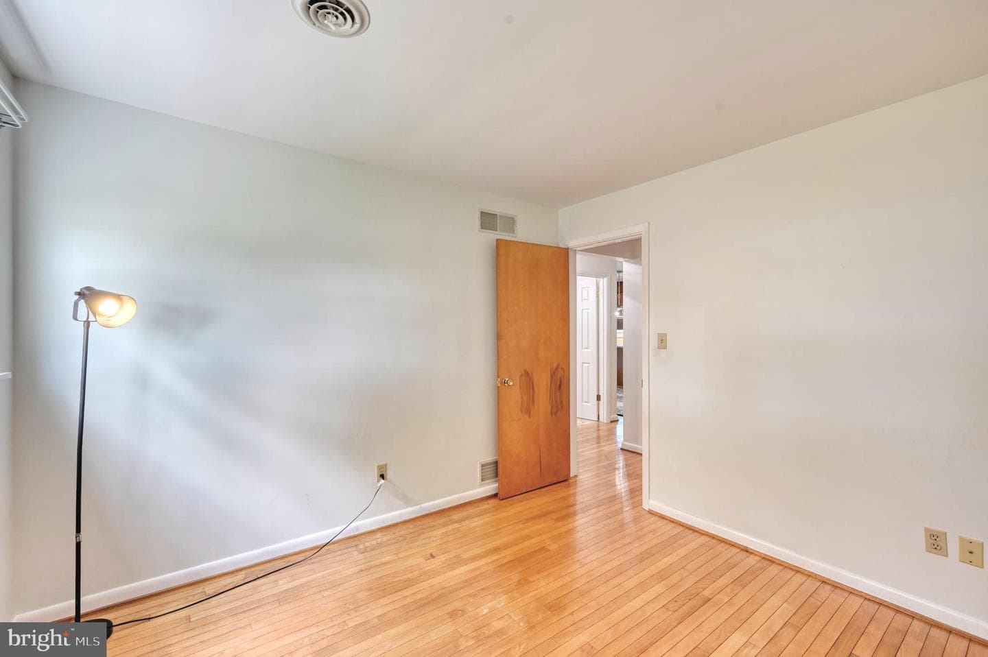 10 E Lincoln Avenue photo 16