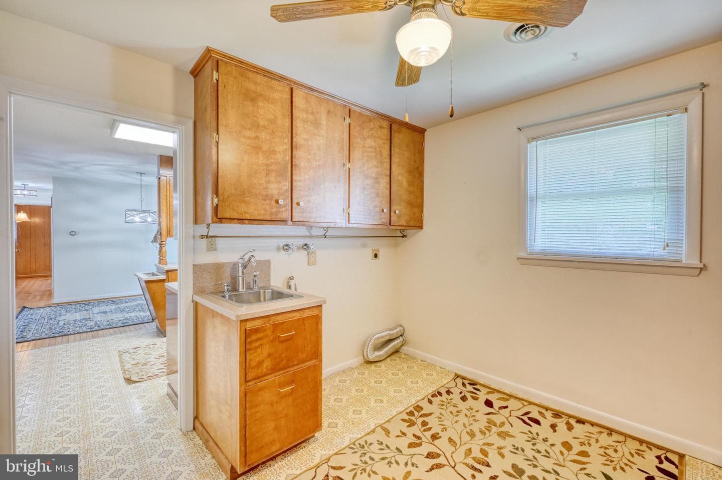 10 E Lincoln Avenue photo 22