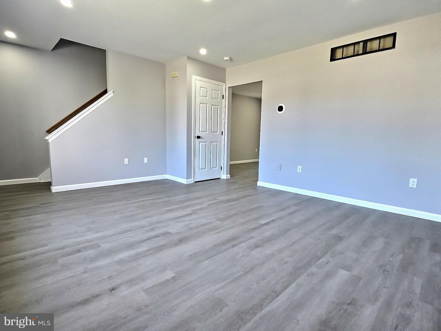 530 E Linden Street photo 12