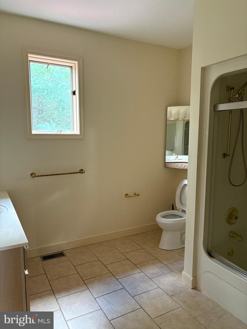 101 Robert Road photo 26