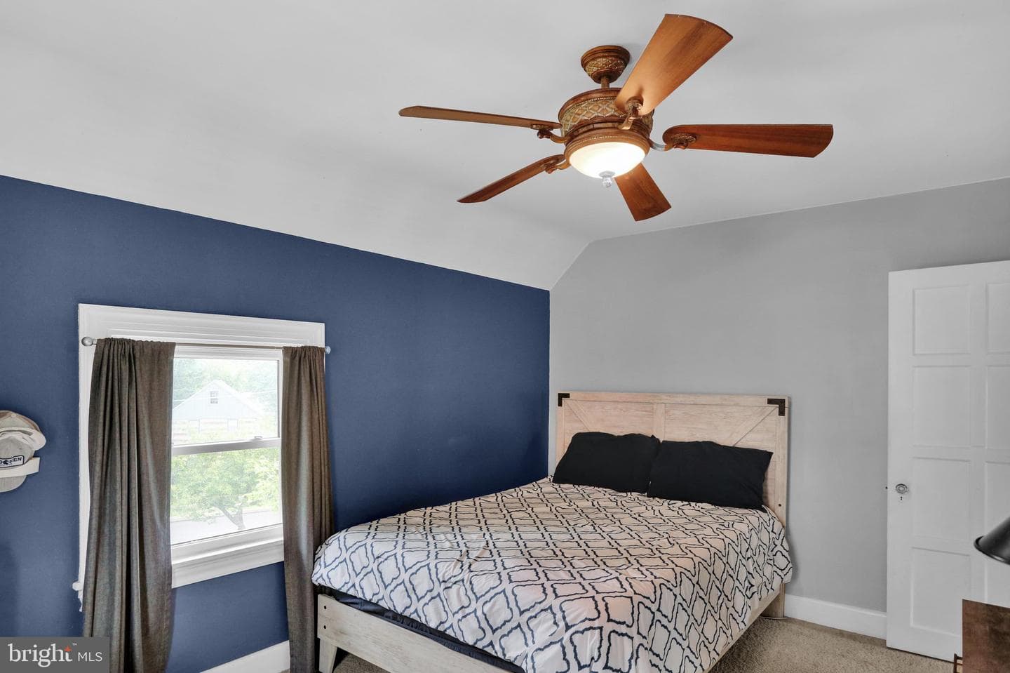 254 Endlich Avenue photo 11