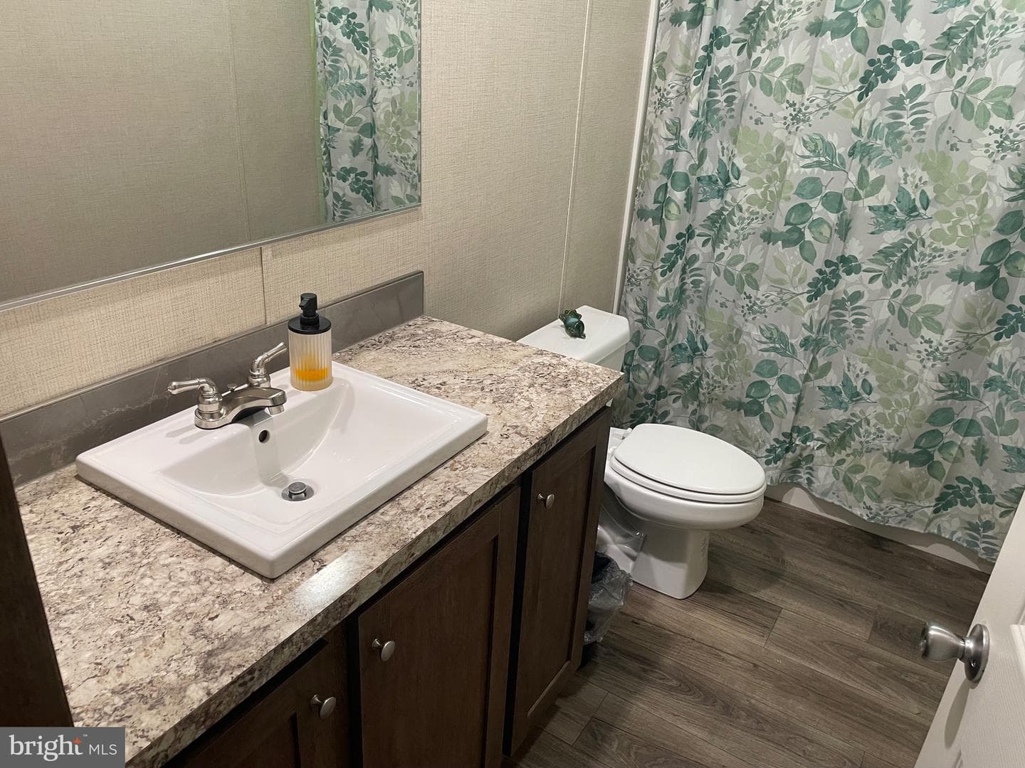 306 Hampshire Avenue photo 8