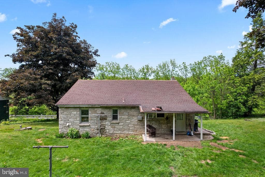 1644 Moselem Springs Rd photo 22