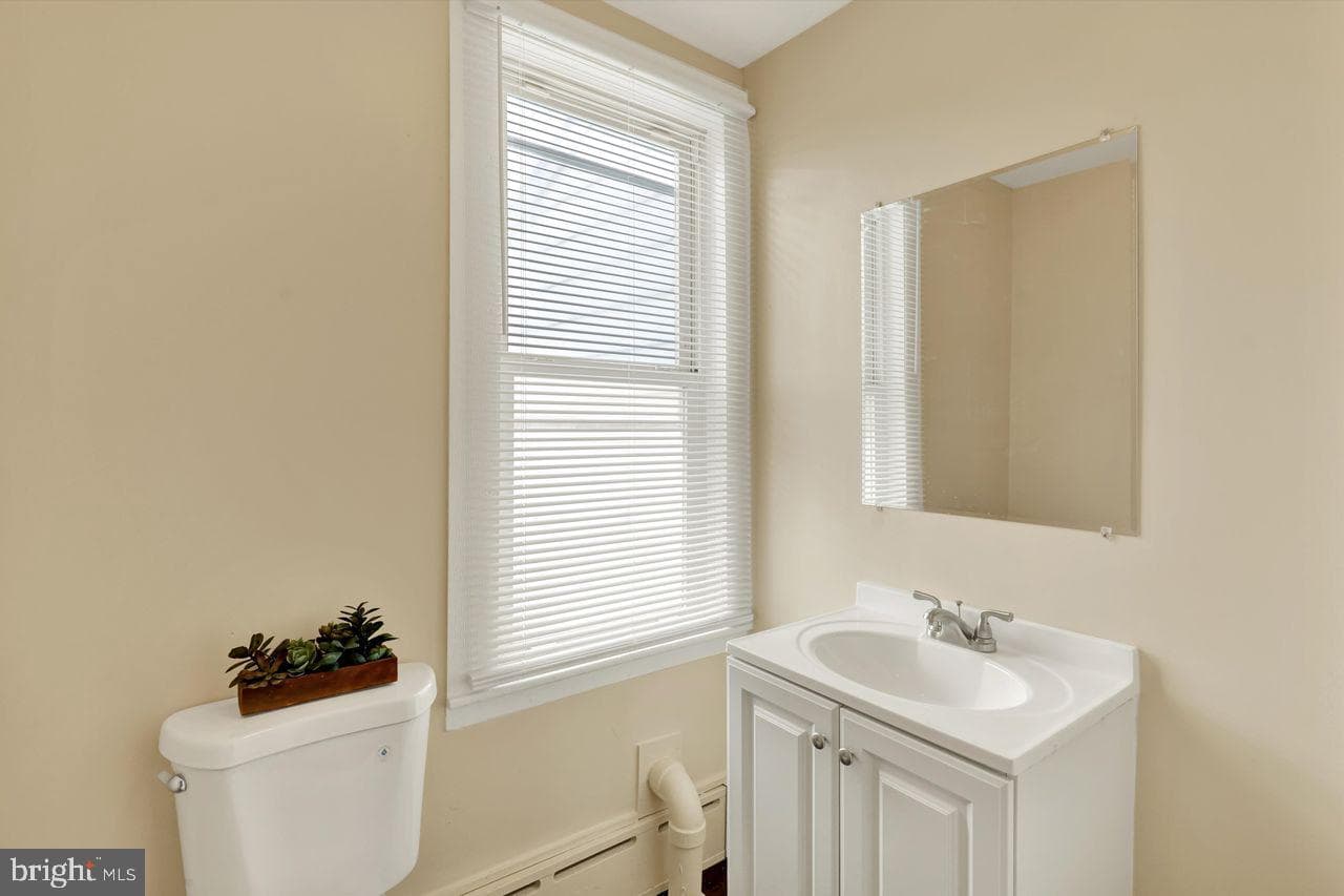 31 W Washington Street photo 11