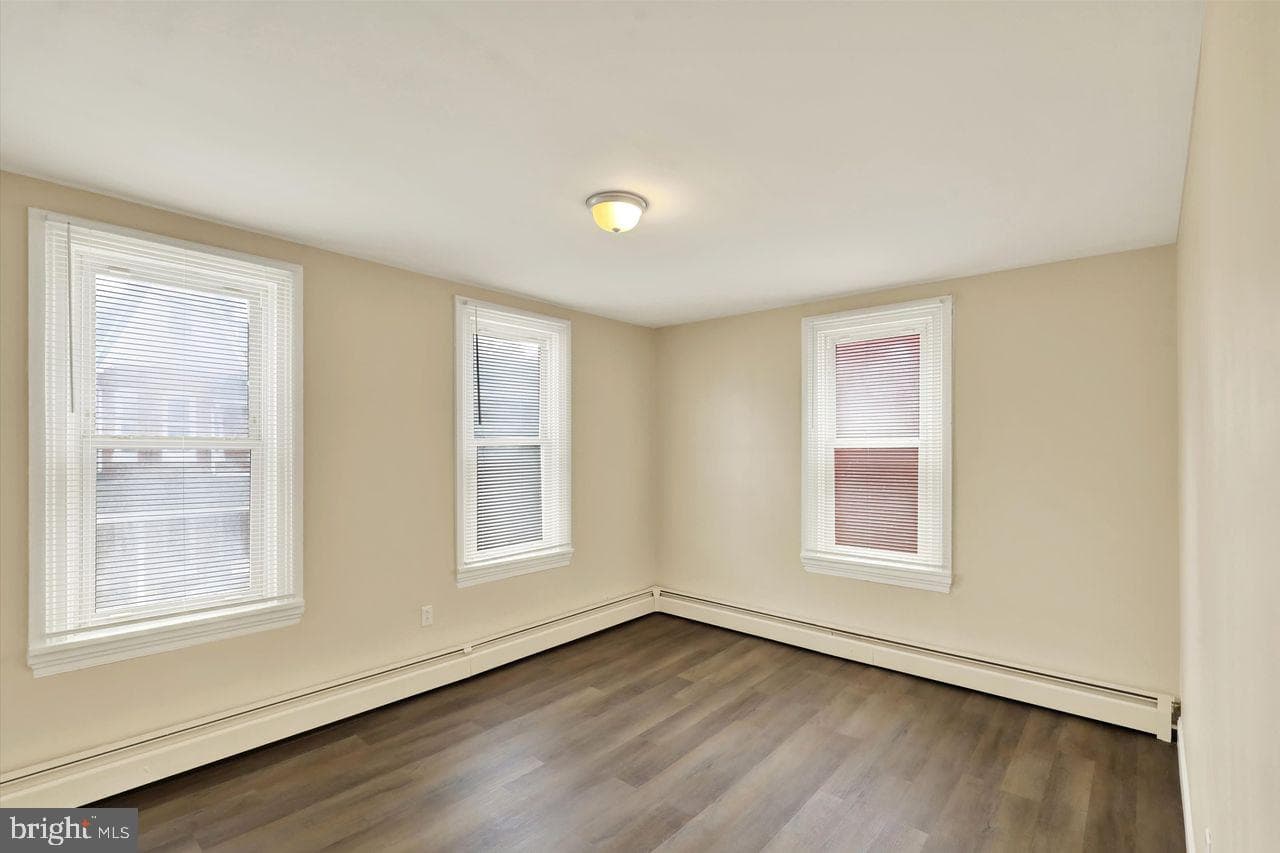31 W Washington Street photo 12