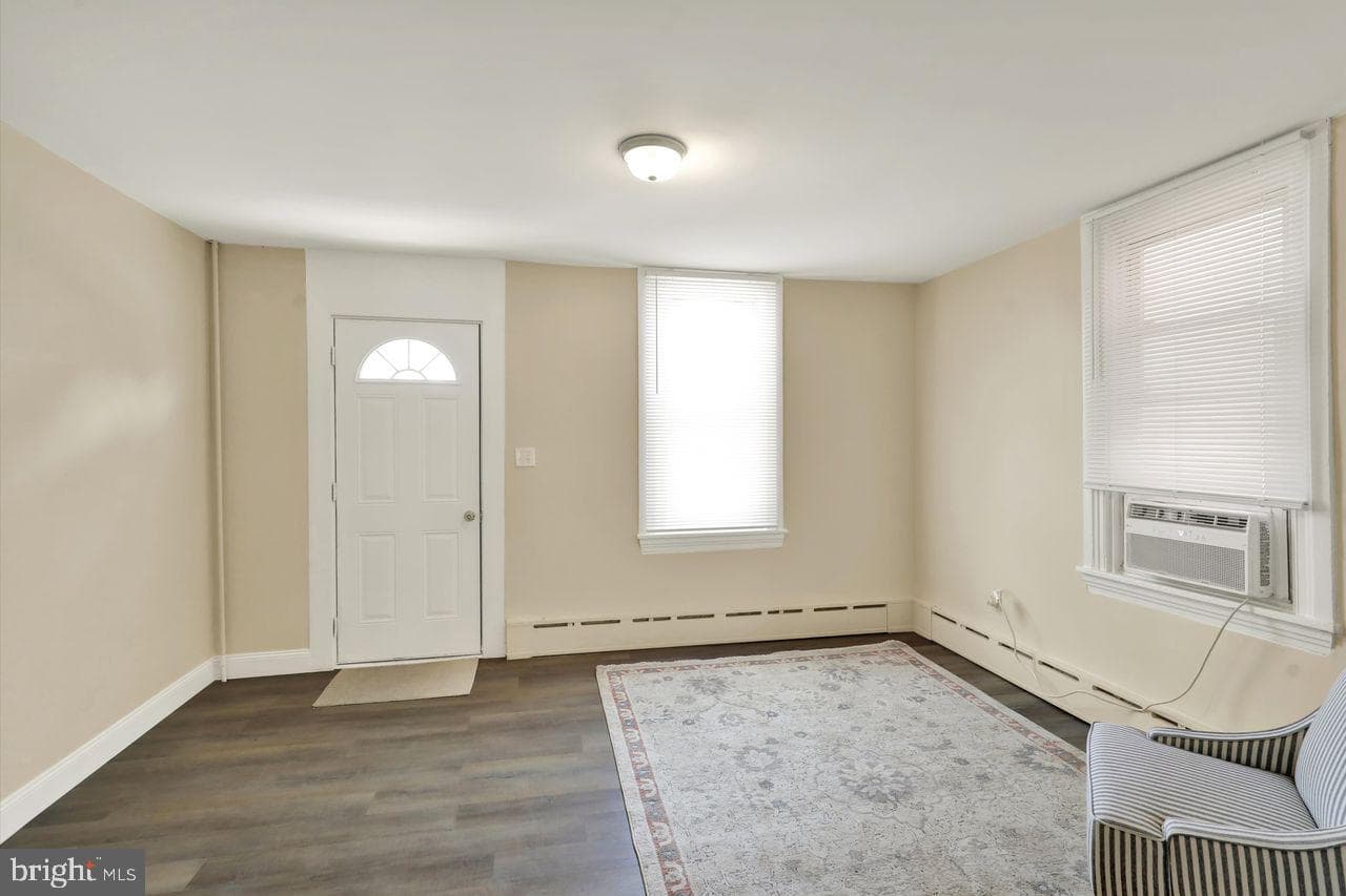 31 W Washington Street photo 4