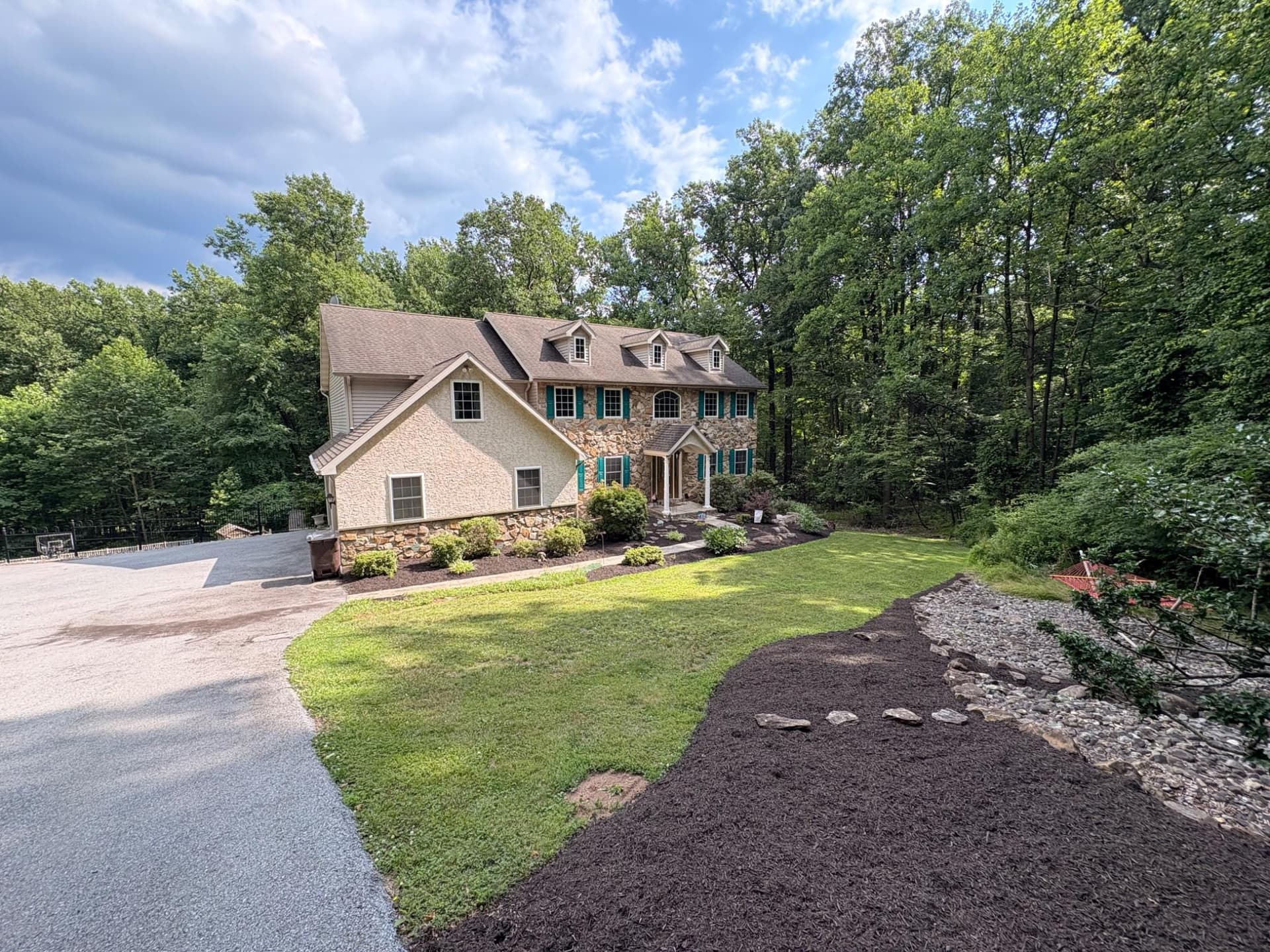 52 Hess Road photo 3