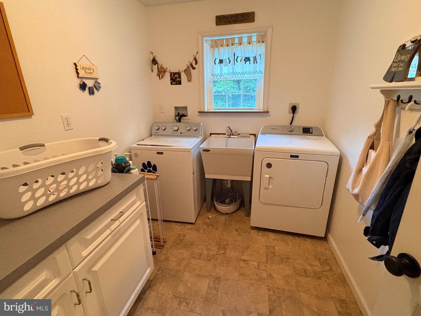 52 Hess Road photo 35