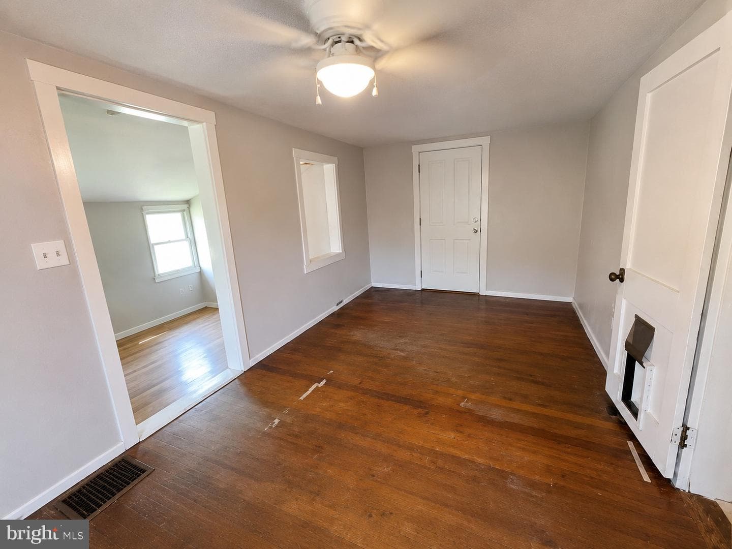 1309 W Philadelphia Ave photo 3