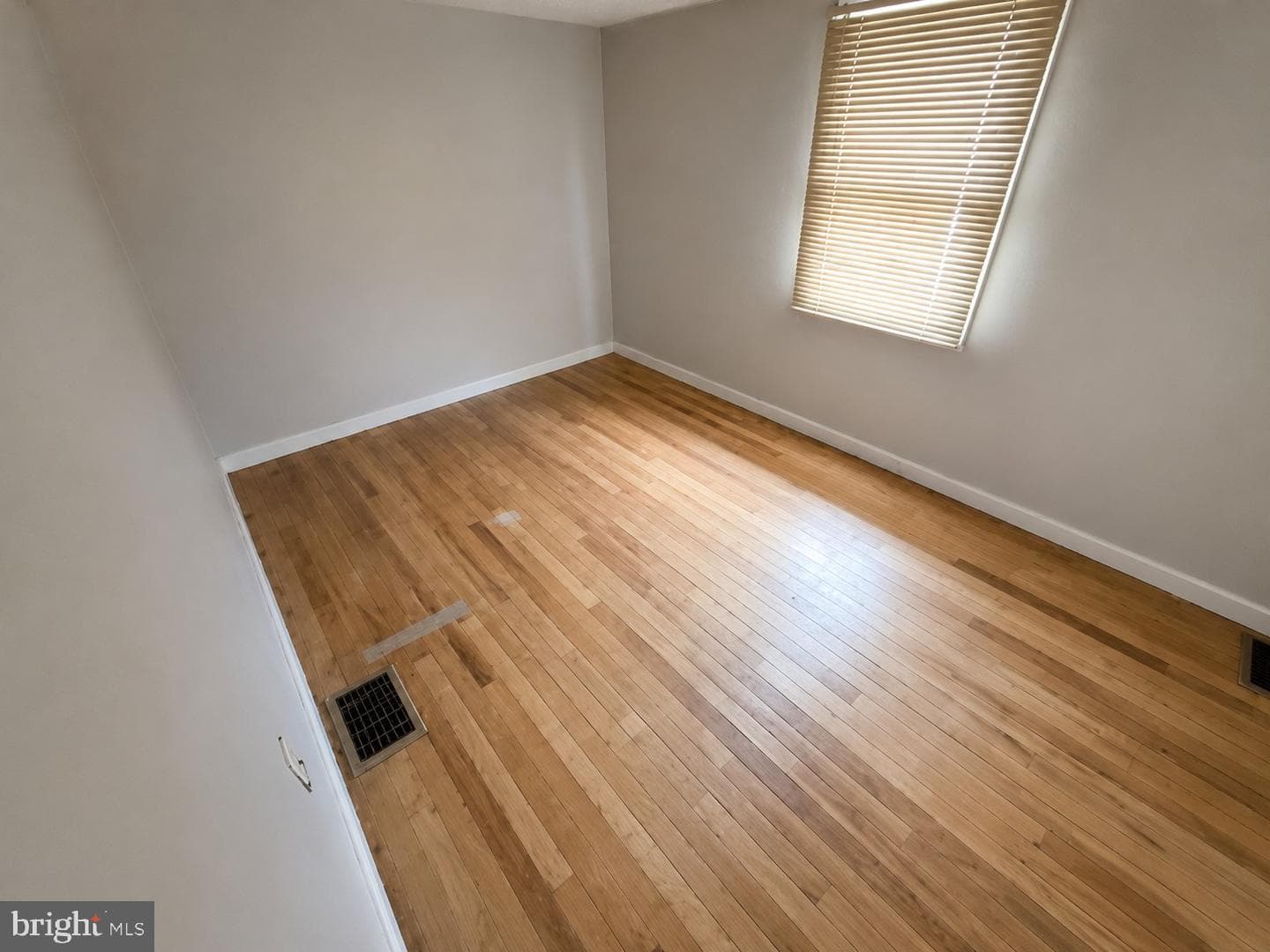 1309 W Philadelphia Ave photo 7