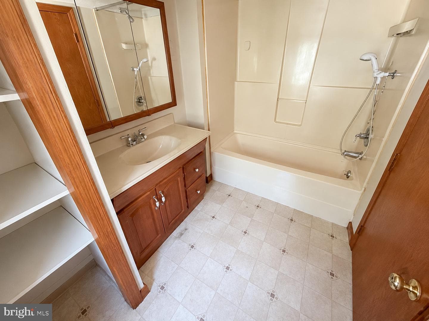 1309 W Philadelphia Ave photo 8