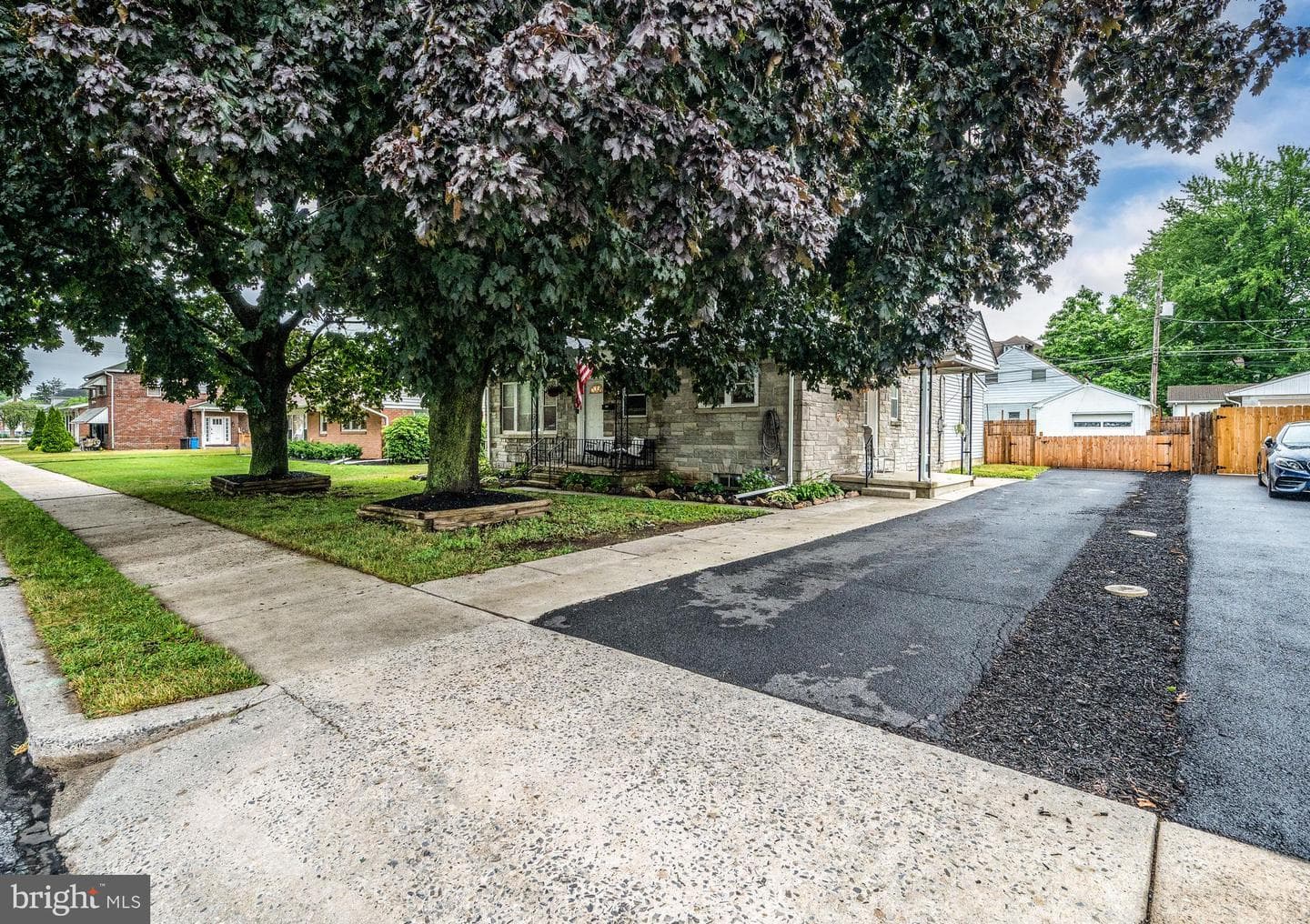 4425 8th Avenue photo 3