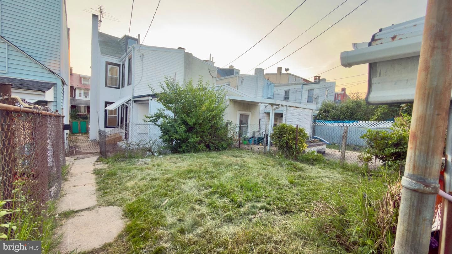 1539 Moss Street photo 34