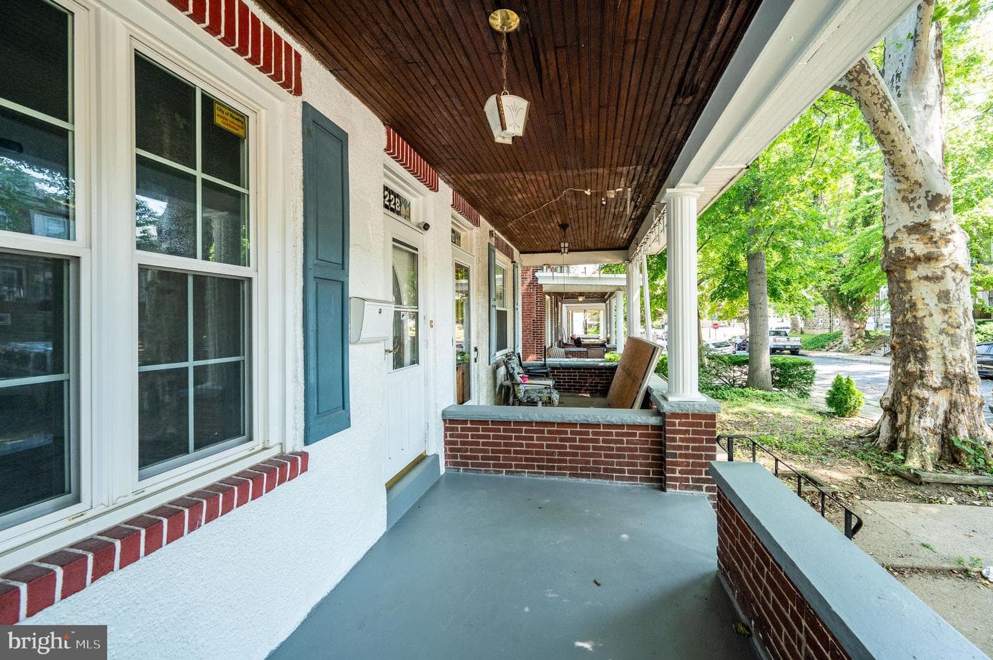 1228 Linden Street photo 4