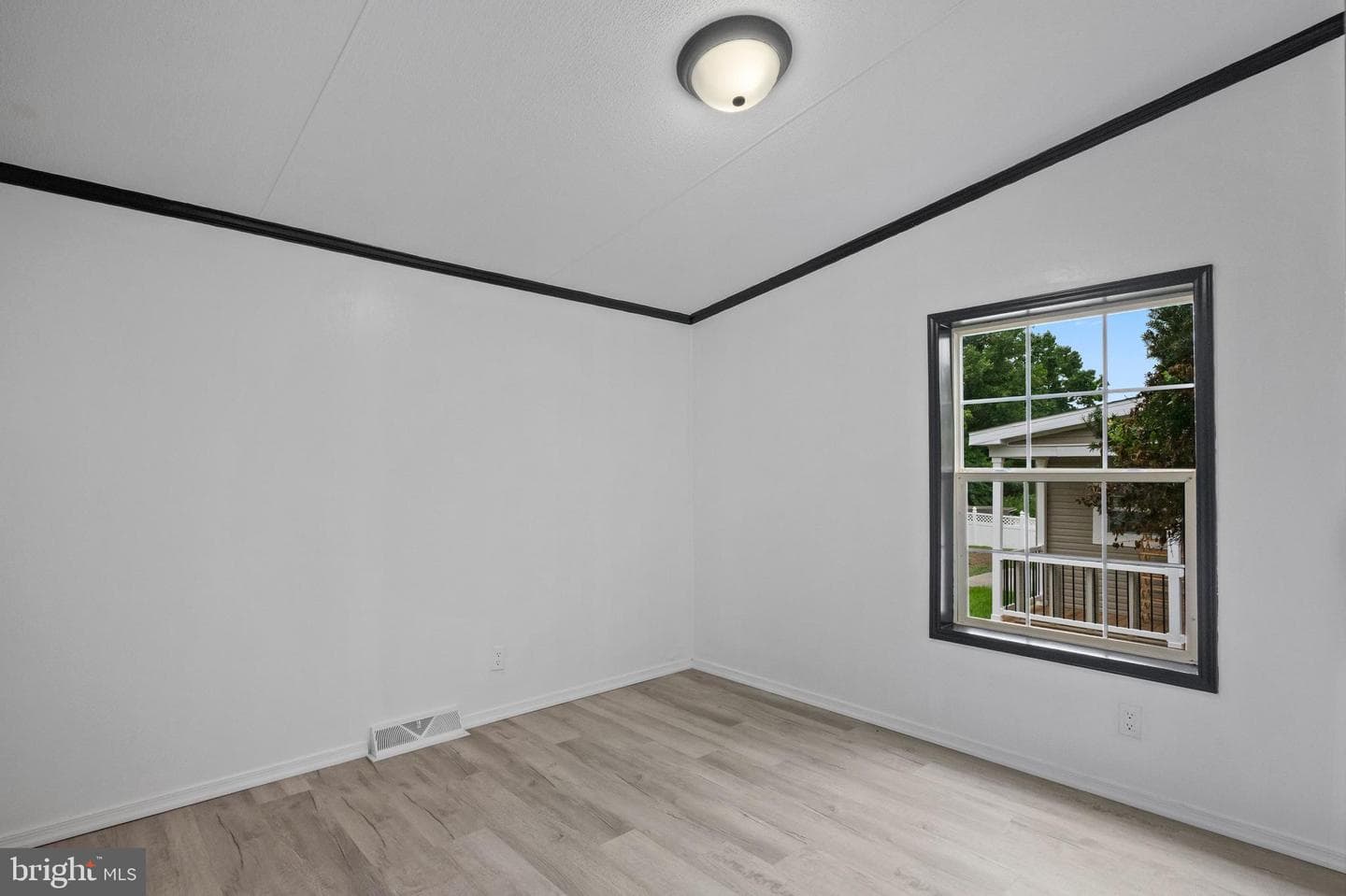 138 Heister Road photo 16
