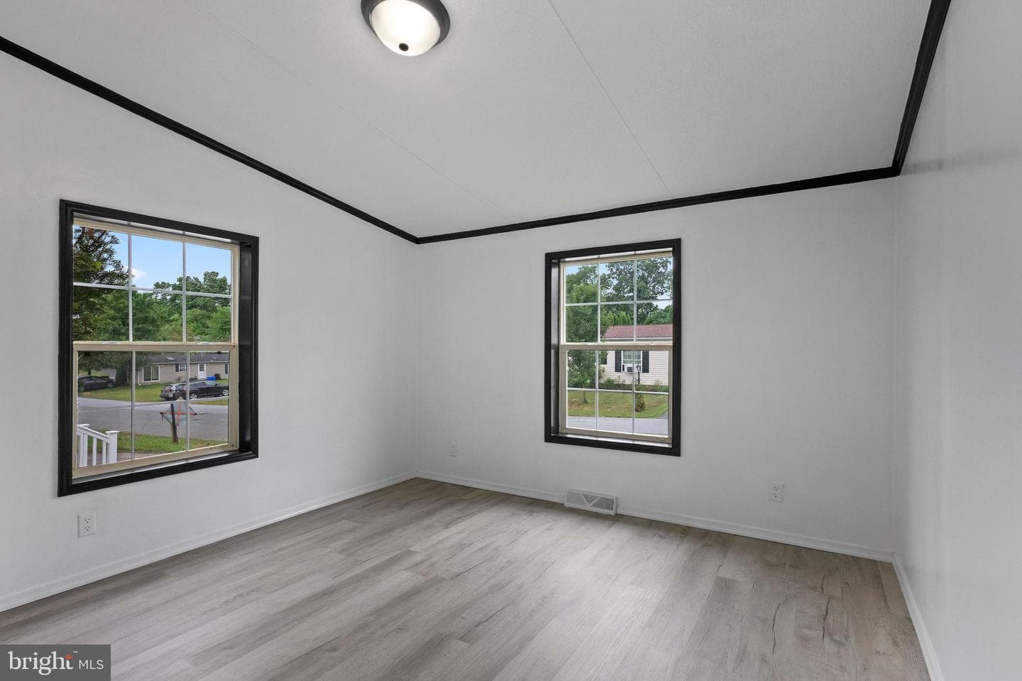 138 Heister Road photo 19
