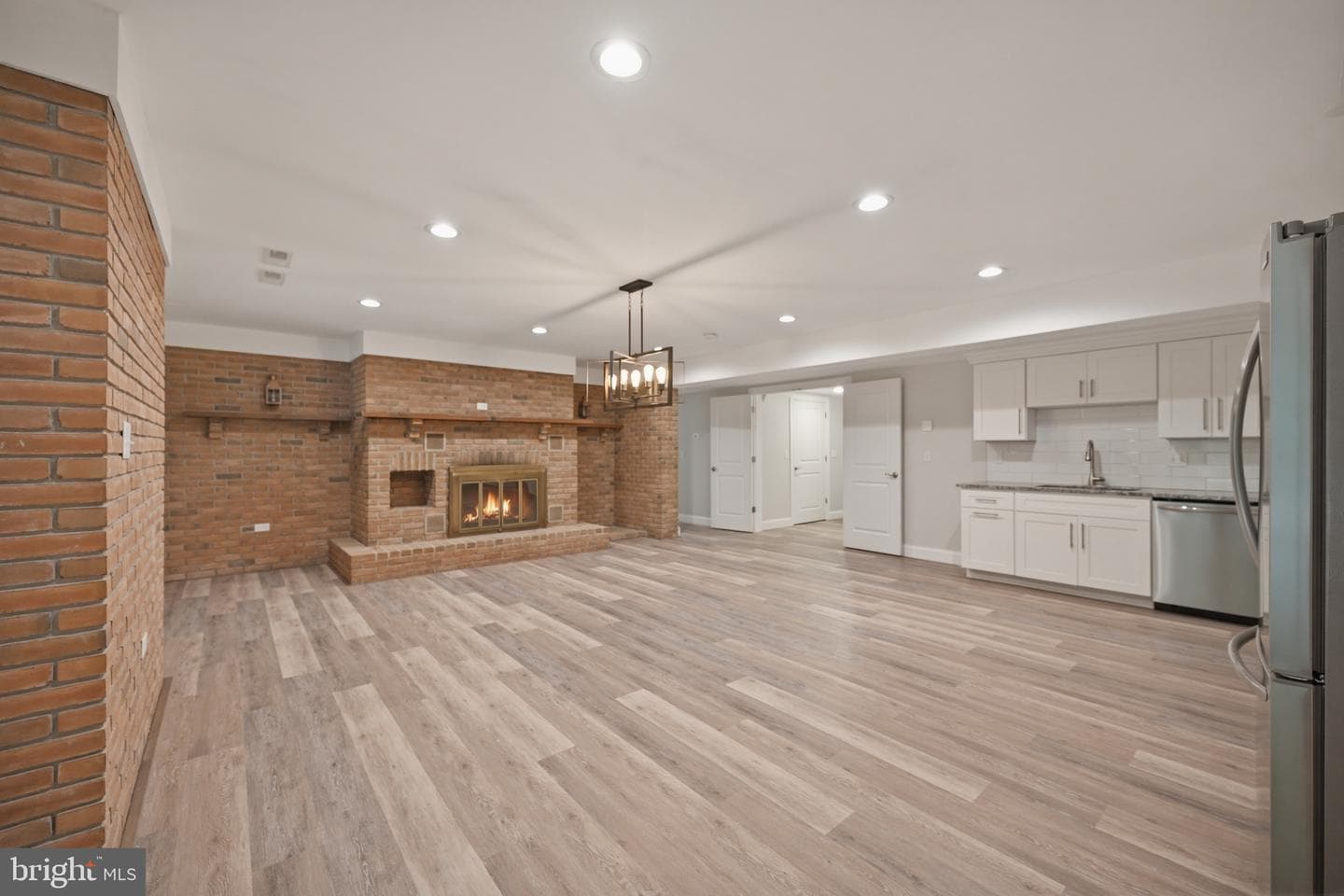 665 Fairmont Avenue photo 8