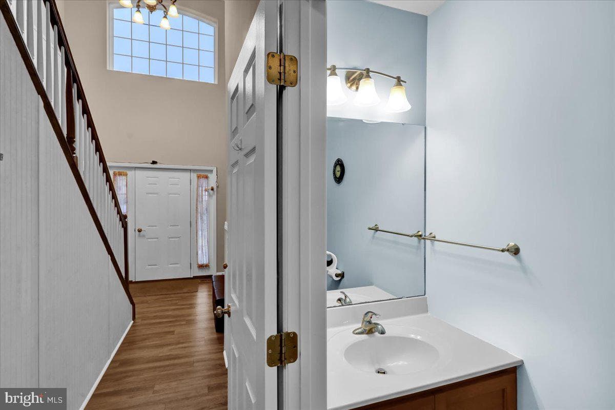 640 Ebersole Road photo 3