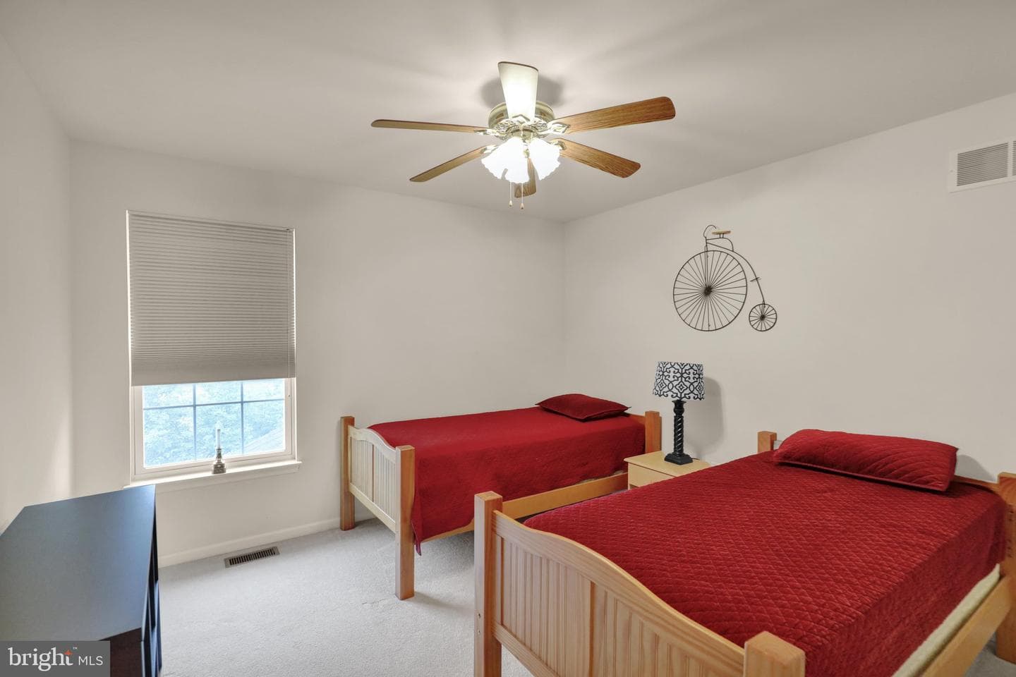 359 Mountain Boulevard photo 32