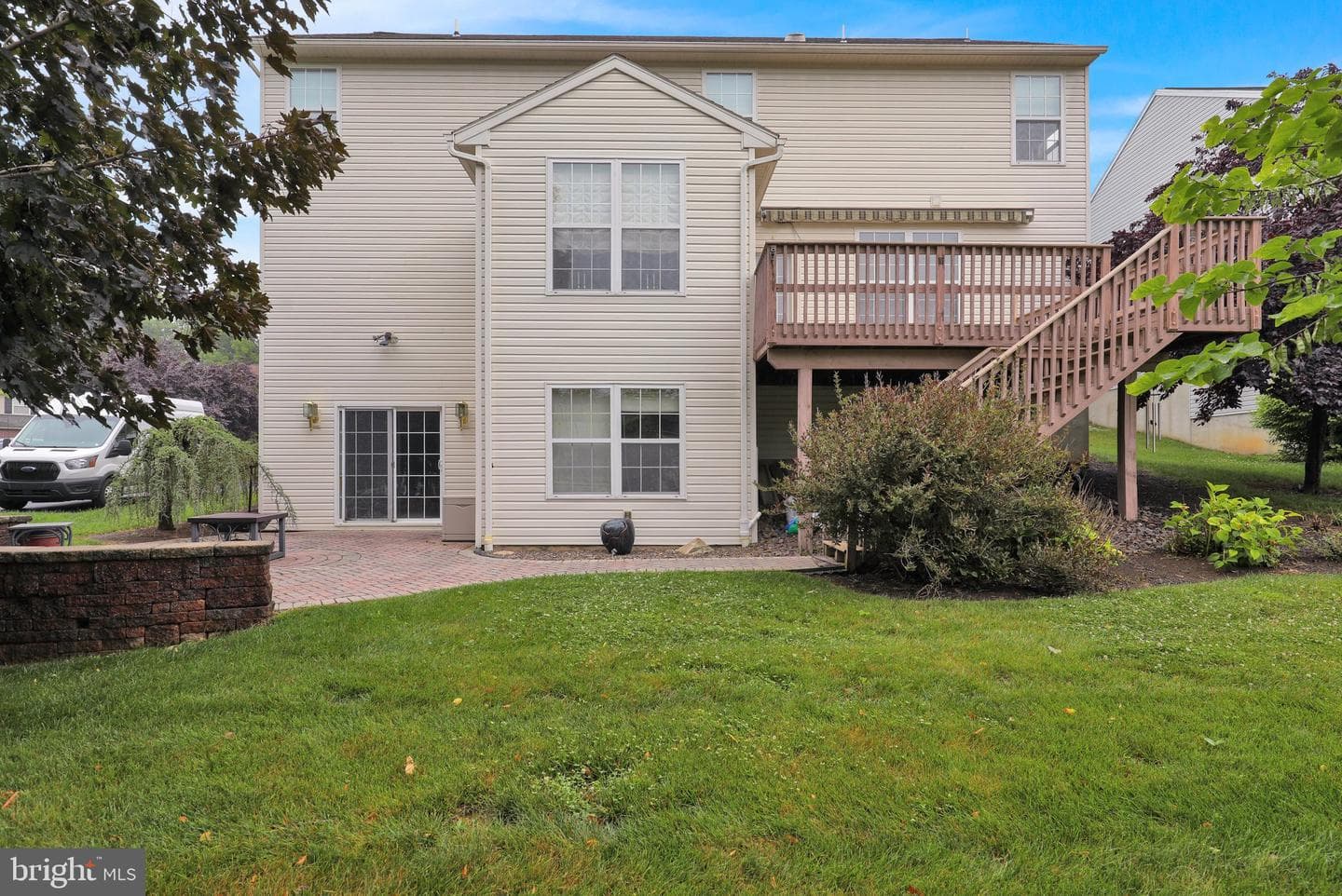 359 Mountain Boulevard photo 7