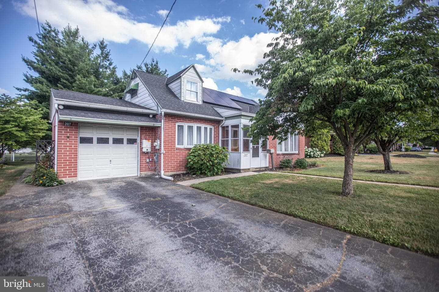 207 N Linden Street, Robesonia
