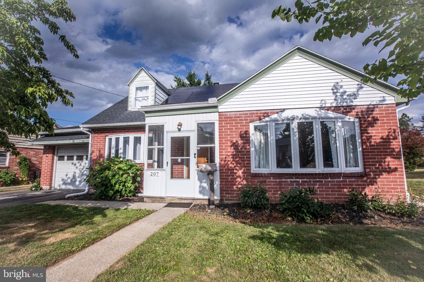207 N Linden Street, Robesonia