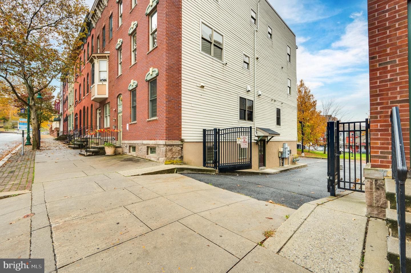 1016 Penn Street photo 3