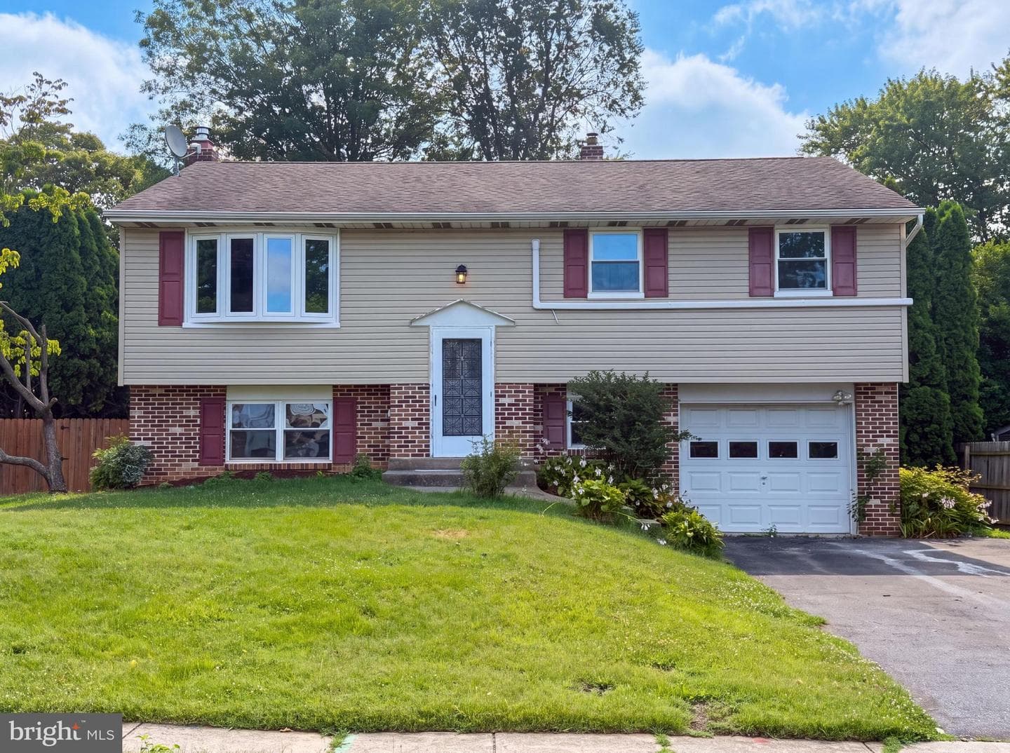 745 Pomander Avenue, Reading