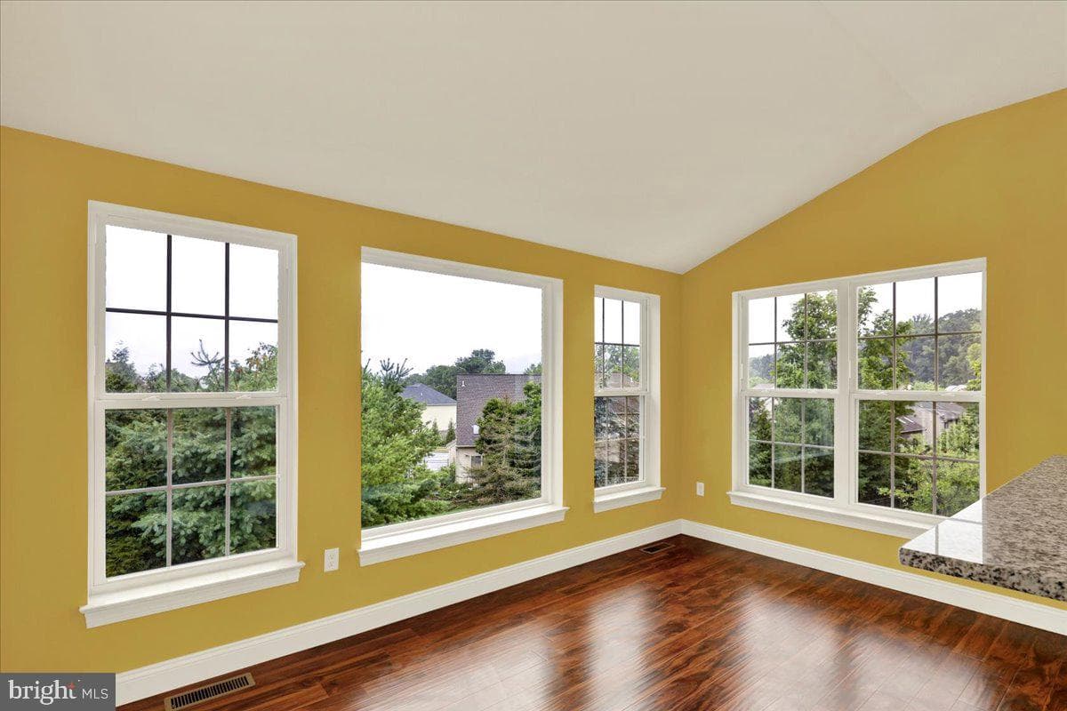 181 Scotland Drive photo 13