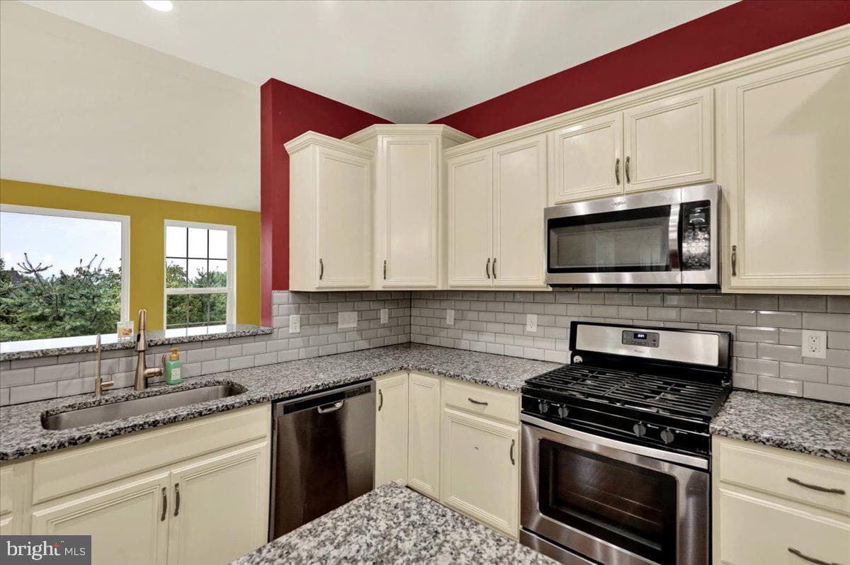 181 Scotland Drive photo 9