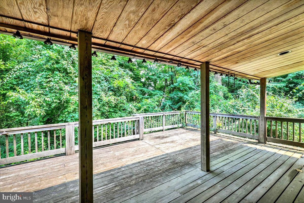 126 W Neversink Road photo 6