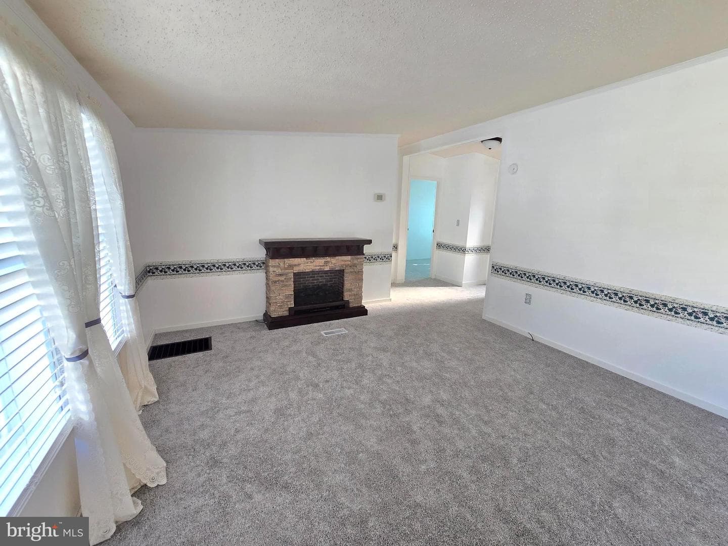 113 White Pine Avenue photo 9